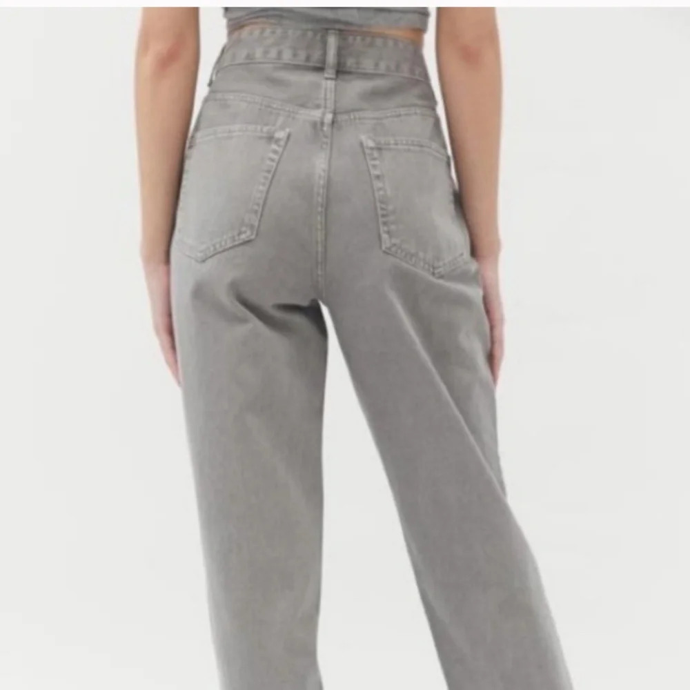 Urban Outfitters BDG Mom High-Rise Jeans Washed Gray Women's Size 29 EUC - Picture 3 of 8